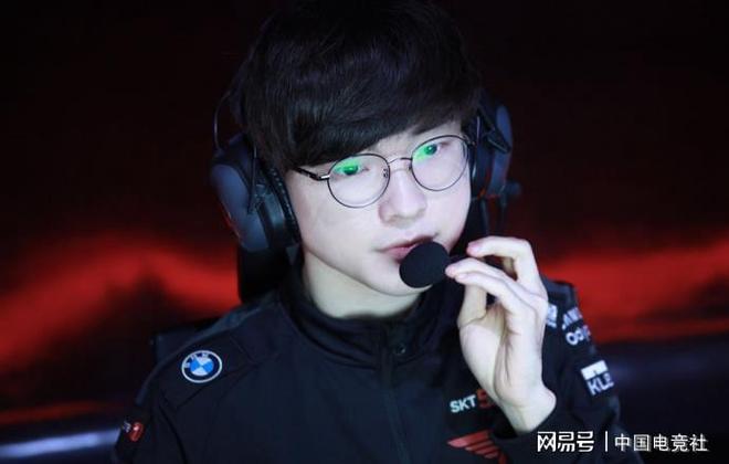 Faker迎来十五赛季出色发挥，巴塞罗那观众热烈欢呼！